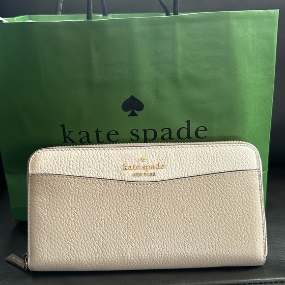 Kate Spade zip up large wallet - Picture 1 of 7
